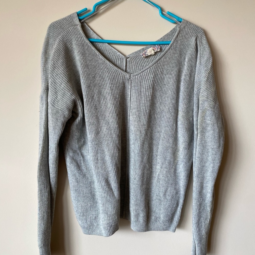 Gray v-neck button up back sweater